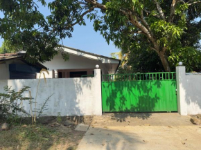 Pinnawala Grand Villa